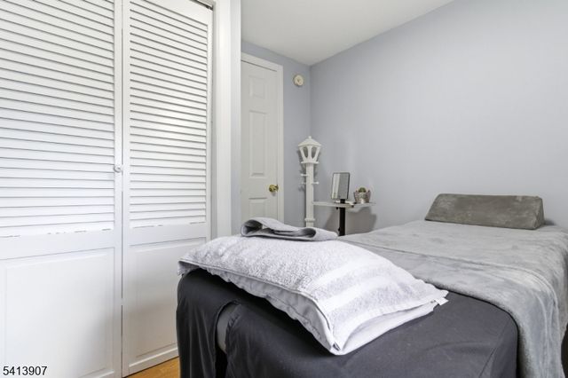 32 Cedar Ave, Elizabeth City, NJ 07202