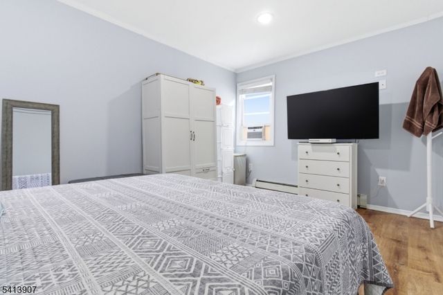 32 Cedar Ave, Elizabeth City, NJ 07202