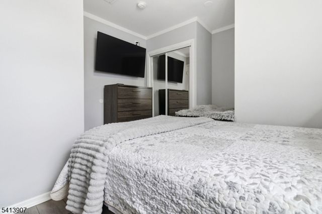 32 Cedar Ave, Elizabeth City, NJ 07202