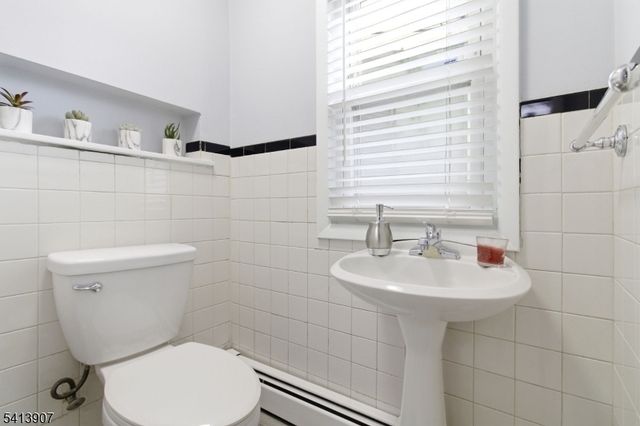 32 Cedar Ave, Elizabeth City, NJ 07202