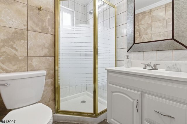 32 Cedar Ave, Elizabeth City, NJ 07202