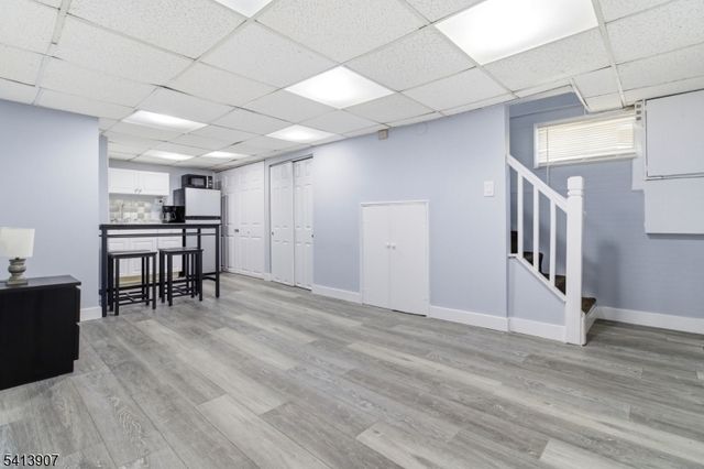 32 Cedar Ave, Elizabeth City, NJ 07202