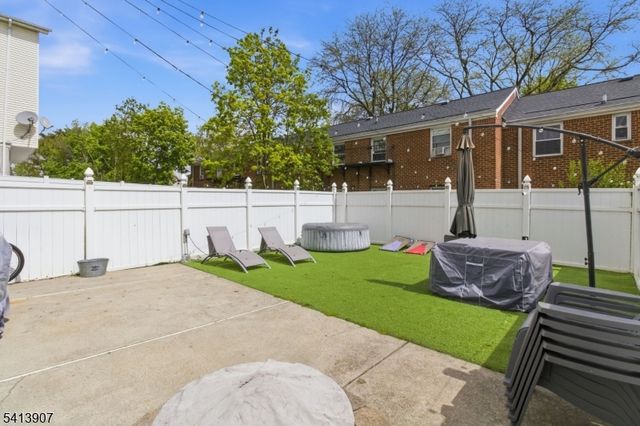 32 Cedar Ave, Elizabeth City, NJ 07202