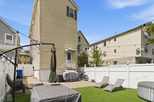 32 Cedar Ave, Elizabeth City, NJ 07202