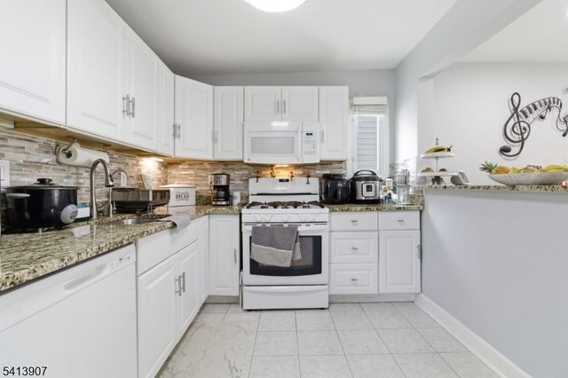 32 Cedar Ave, Elizabeth City, NJ 07202