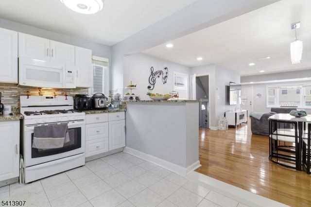 32 Cedar Ave, Elizabeth City, NJ 07202