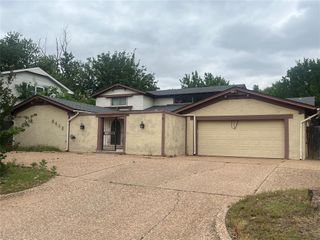 6413 W Kensington Road, Oklahoma City, OK 73132