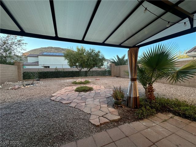 117 Standing Stone Street, Las Vegas, NV 89148