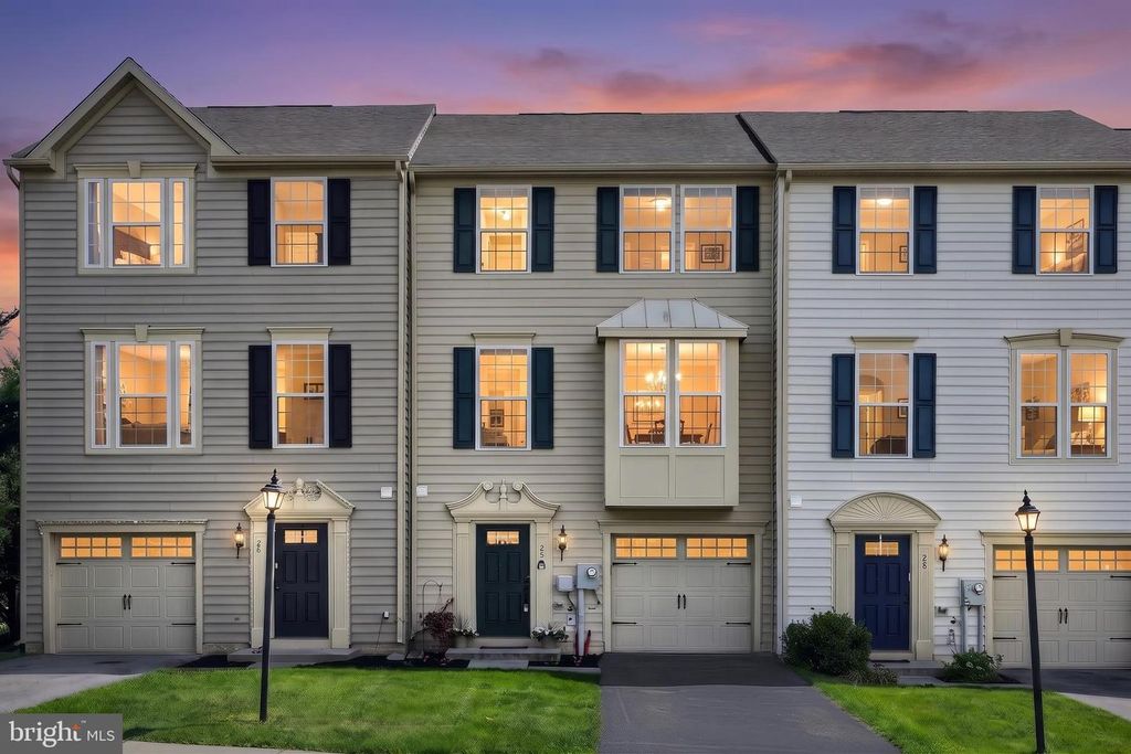 26 S CENTER ST, Hanover, PA 17331