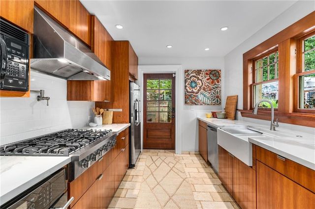 1064 Glenwood SE Avenue, Atlanta, GA 30316