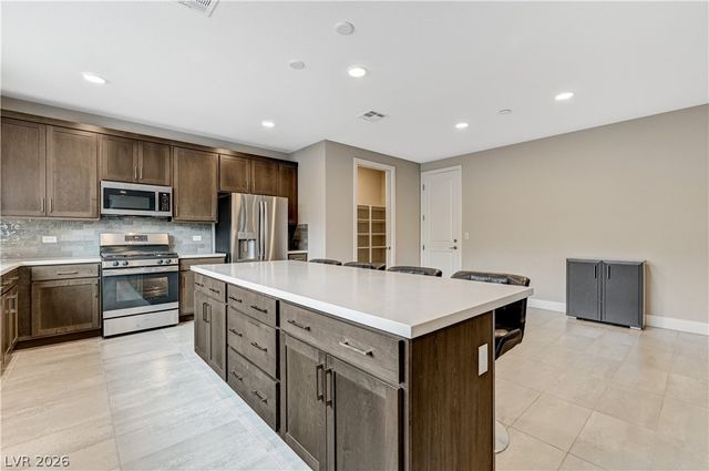 6853 Desert Finch Street, North Las Vegas, NV 89084