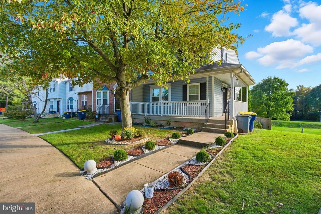 2913 HOBBLEBUSH CT, Lanham, MD 20706