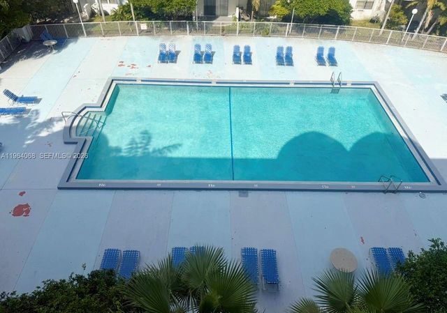 494 NW 165th St Rd C-508, Miami, FL 33169