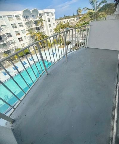 494 NW 165th St Rd C-508, Miami, FL 33169