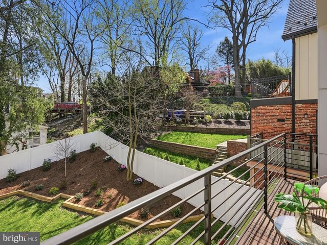 2211 MILITARY RD, Arlington, VA 22207