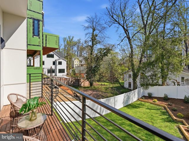 2211 MILITARY RD, Arlington, VA 22207