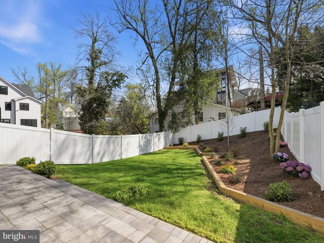 2211 MILITARY RD, Arlington, VA 22207