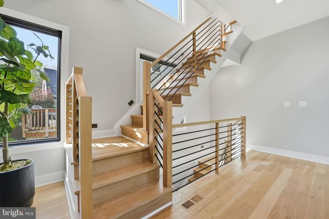 2211 MILITARY RD, Arlington, VA 22207