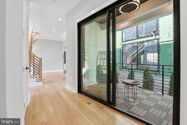 2211 MILITARY RD, Arlington, VA 22207