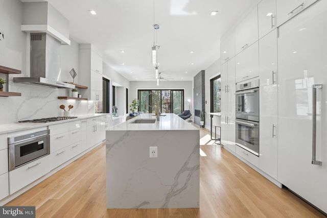 2211 MILITARY RD, Arlington, VA 22207