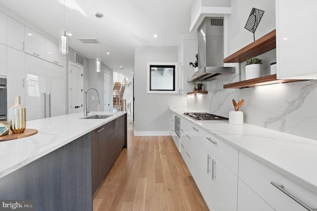 2211 MILITARY RD, Arlington, VA 22207