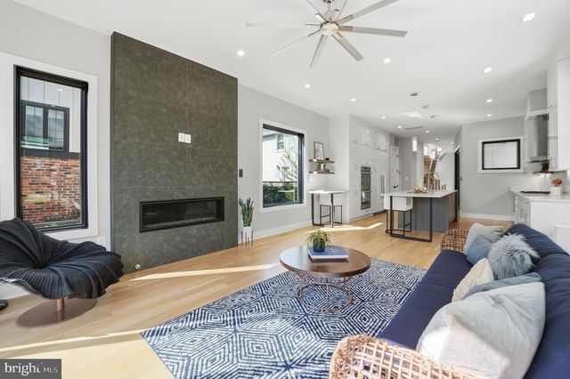 2211 MILITARY RD, Arlington, VA 22207