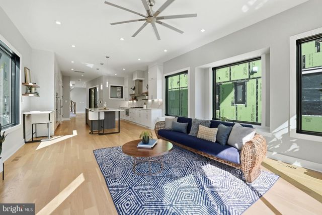 2211 MILITARY RD, Arlington, VA 22207