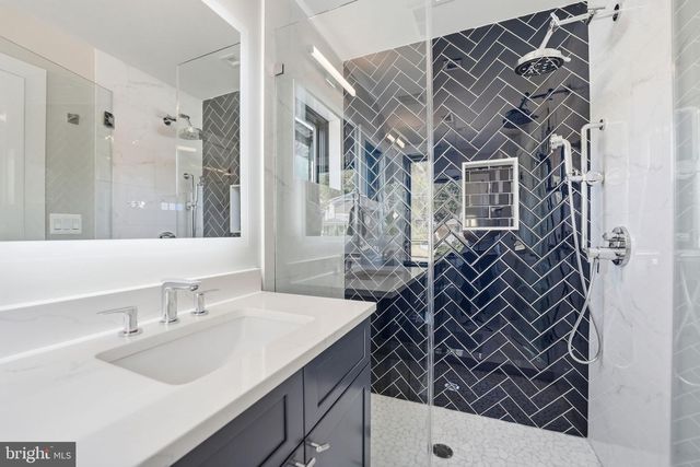 2211 MILITARY RD, Arlington, VA 22207