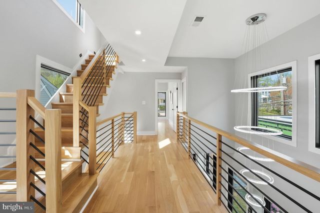 2211 MILITARY RD, Arlington, VA 22207