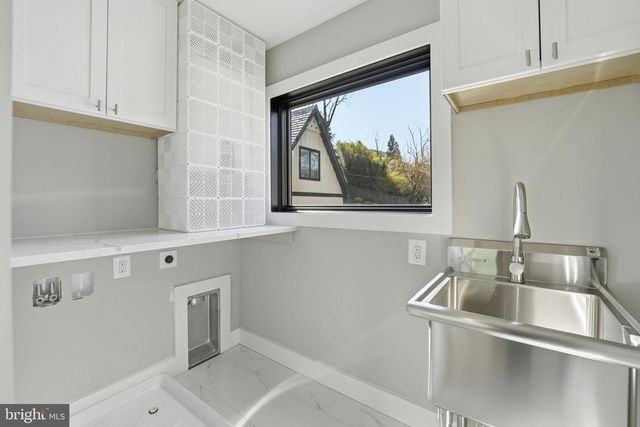 2211 MILITARY RD, Arlington, VA 22207