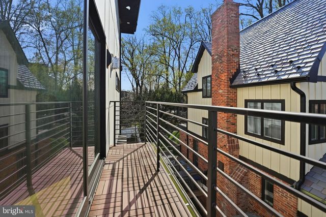 2211 MILITARY RD, Arlington, VA 22207