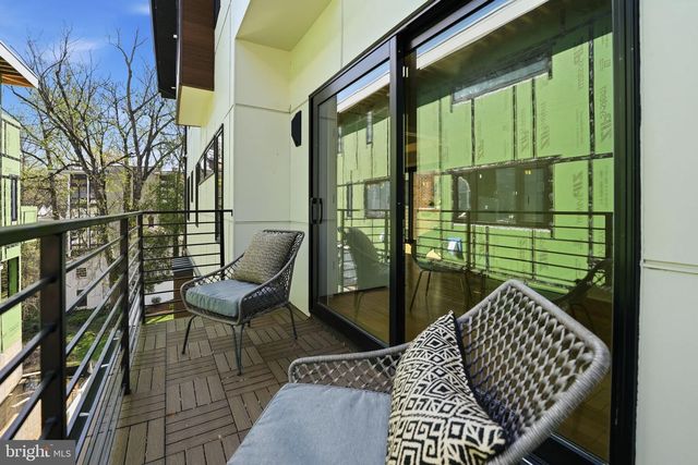 2211 MILITARY RD, Arlington, VA 22207