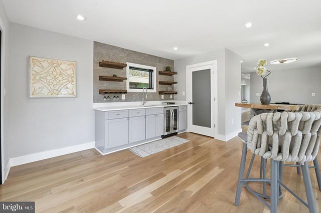 2211 MILITARY RD, Arlington, VA 22207