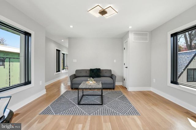 2211 MILITARY RD, Arlington, VA 22207