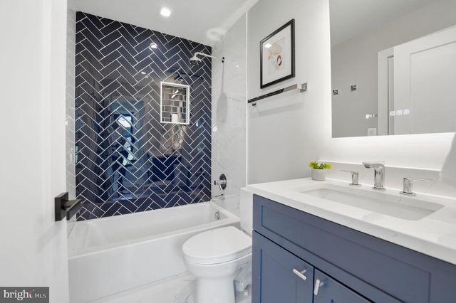 2211 MILITARY RD, Arlington, VA 22207