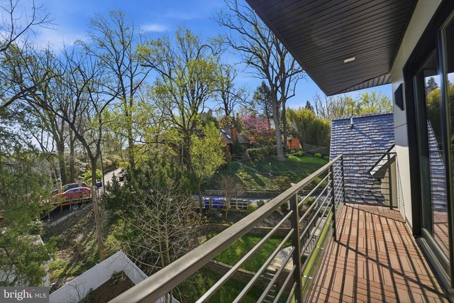 2211 MILITARY RD, Arlington, VA 22207