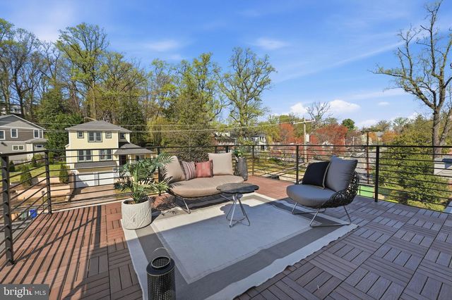 2211 MILITARY RD, Arlington, VA 22207