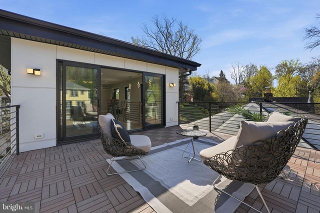 2211 MILITARY RD, Arlington, VA 22207