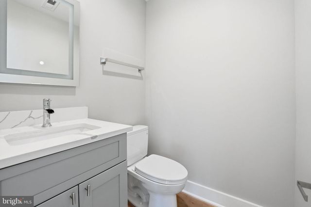 2211 MILITARY RD, Arlington, VA 22207