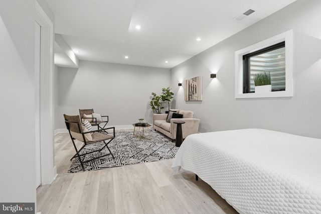 2211 MILITARY RD, Arlington, VA 22207