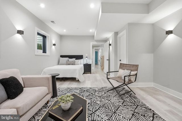 2211 MILITARY RD, Arlington, VA 22207