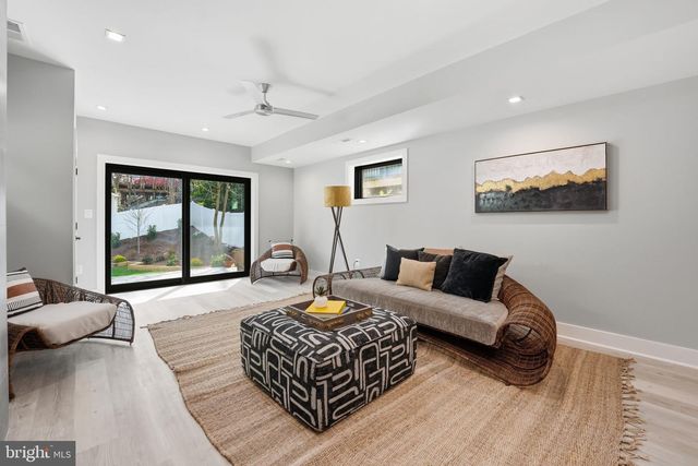 2211 MILITARY RD, Arlington, VA 22207