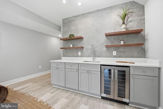 2211 MILITARY RD, Arlington, VA 22207