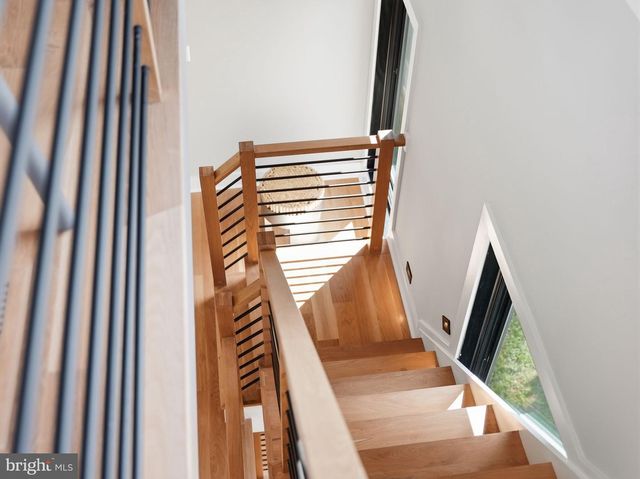 2211 MILITARY RD, Arlington, VA 22207