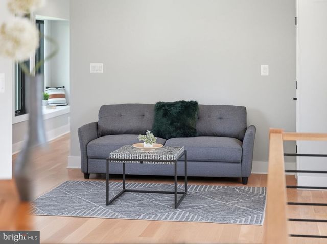 2211 MILITARY RD, Arlington, VA 22207