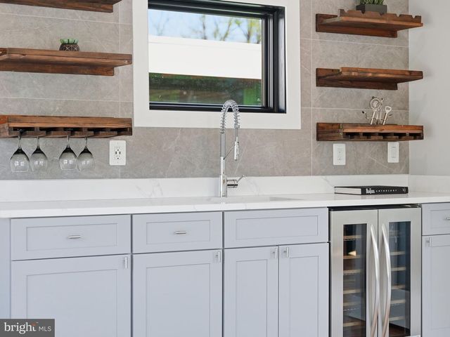 2211 MILITARY RD, Arlington, VA 22207