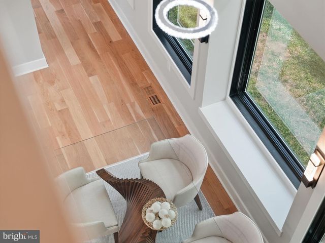 2211 MILITARY RD, Arlington, VA 22207