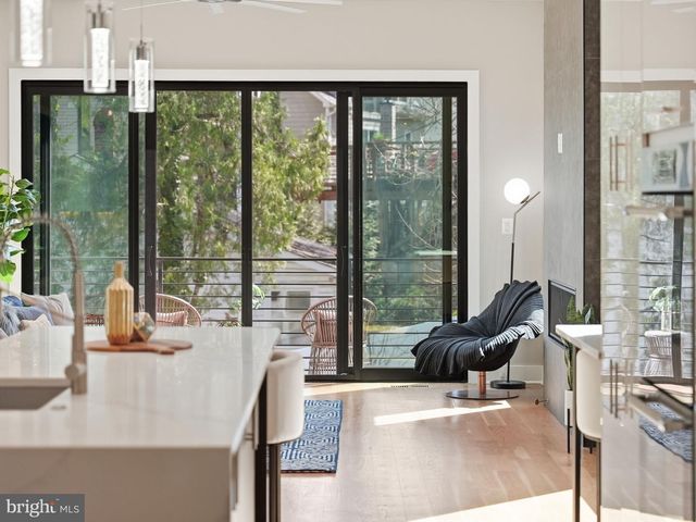 2211 MILITARY RD, Arlington, VA 22207