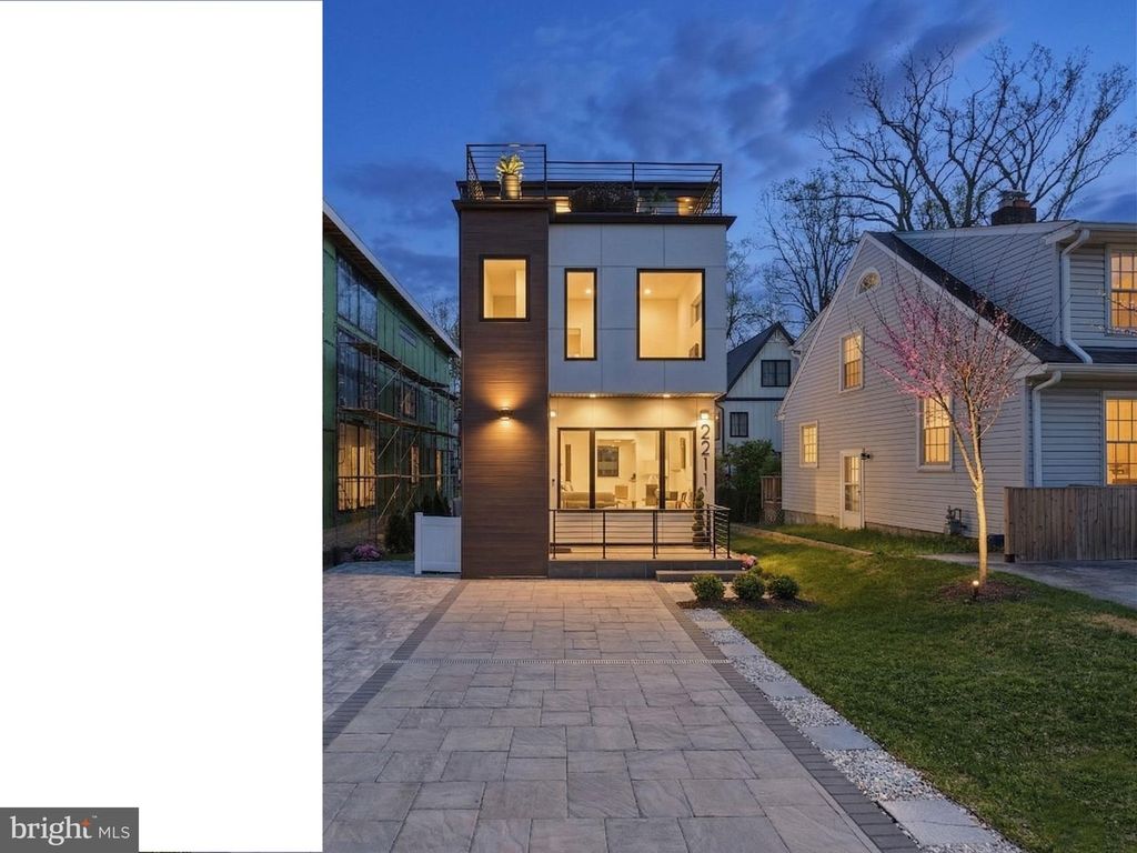 2211 MILITARY RD, Arlington, VA 22207