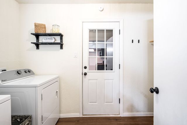 107 High School Drive, Waxahachie, TX 75165